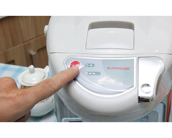 Bình thủy điện Sharp KP-31BTV-RD 2.8 lít - góc nhìn 2